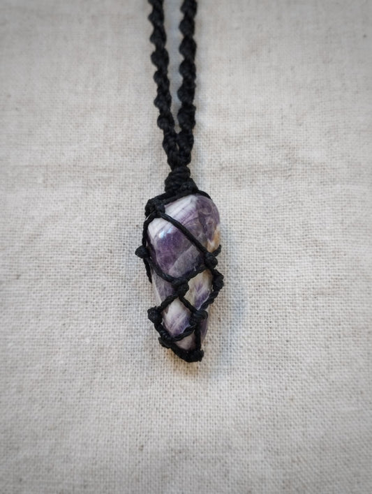 AMATISTA CHEVRON Amuleto