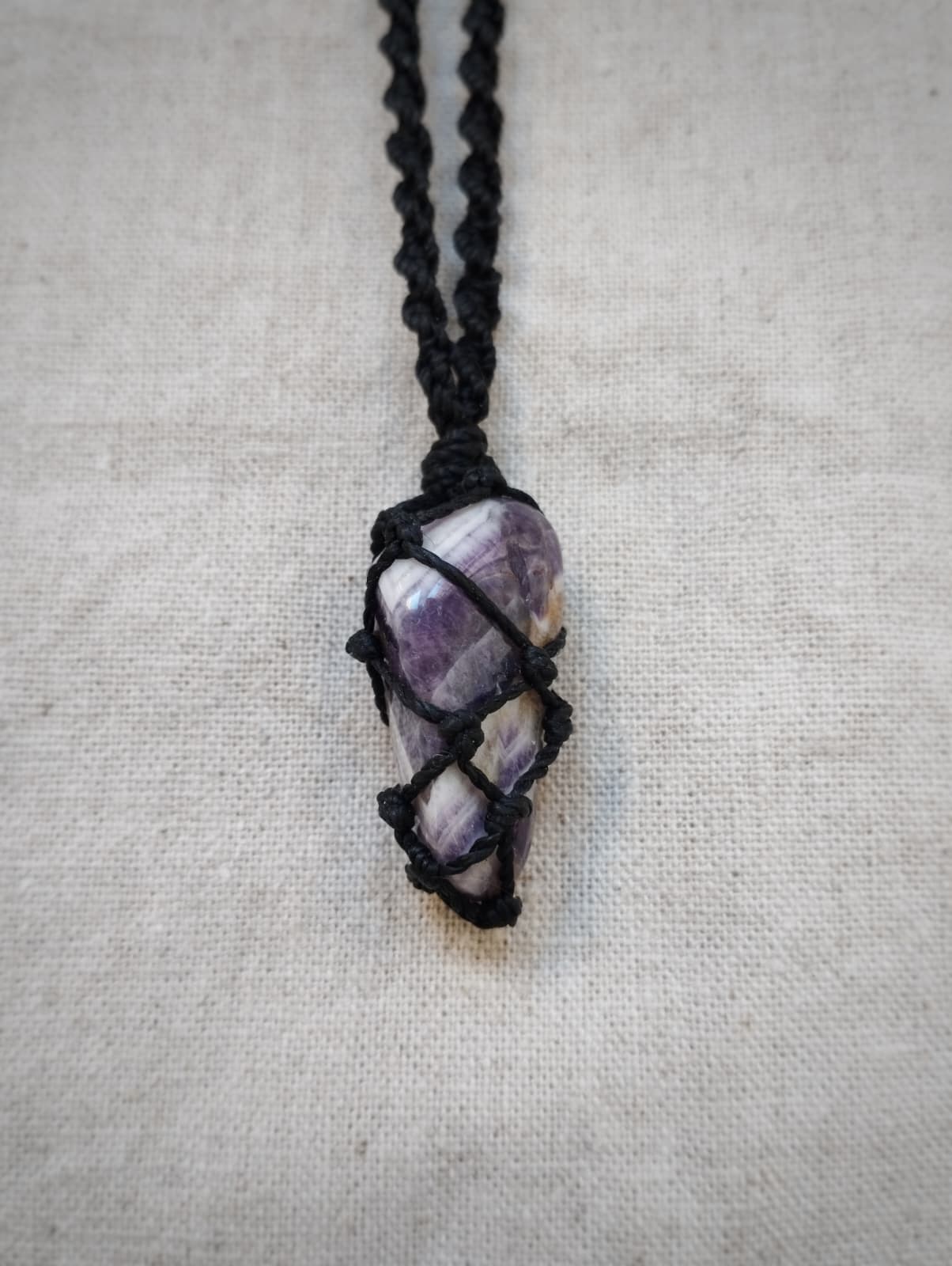 AMATISTA CHEVRON Amuleto