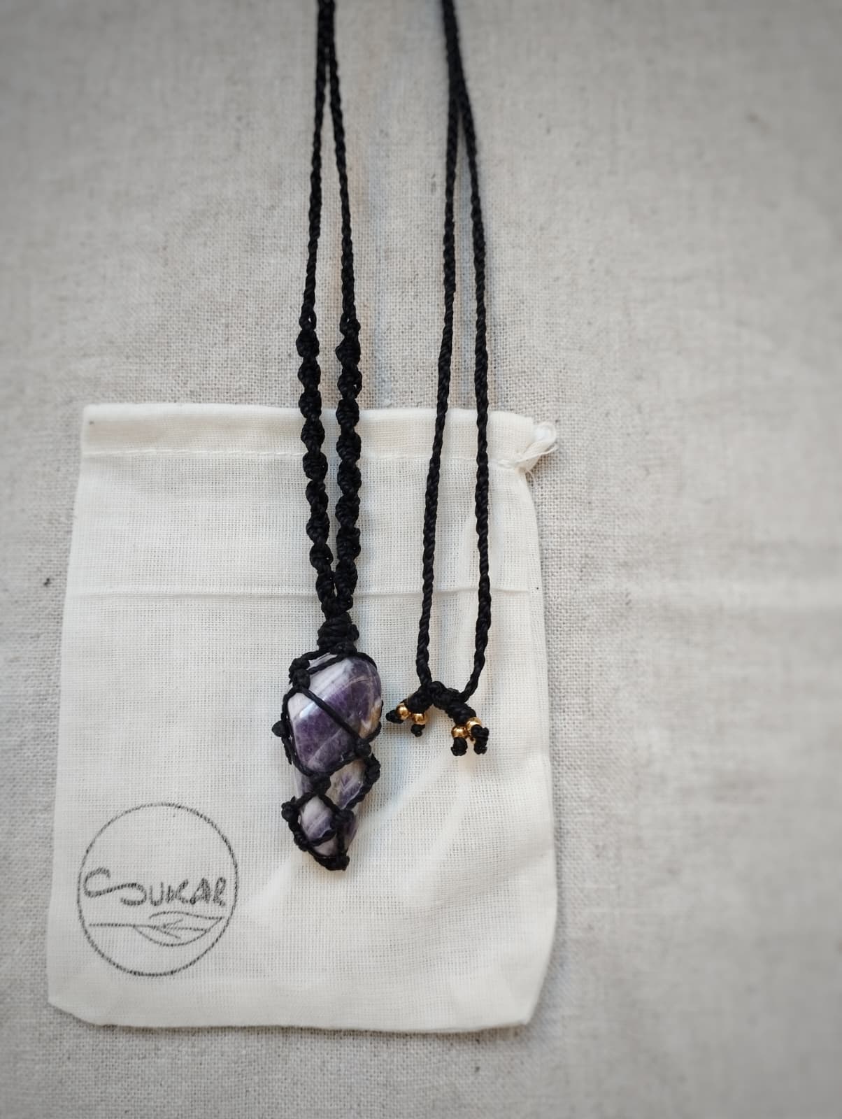 AMATISTA CHEVRON Amuleto